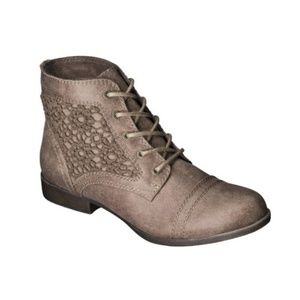 Mossimo Kessi Crochet Lace Accent Ankle Boots Sz 9